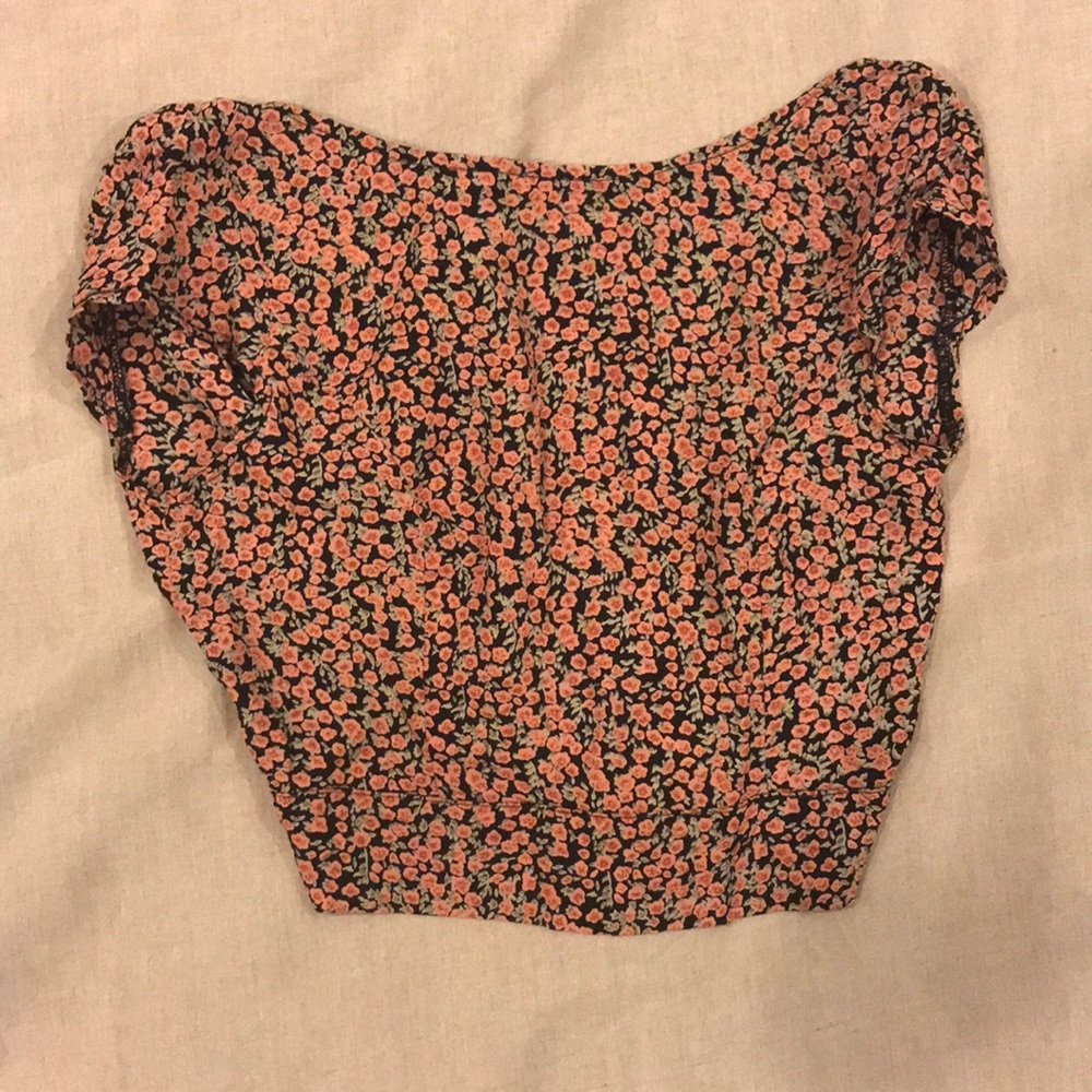 Brandy Melville/ John galt crop top